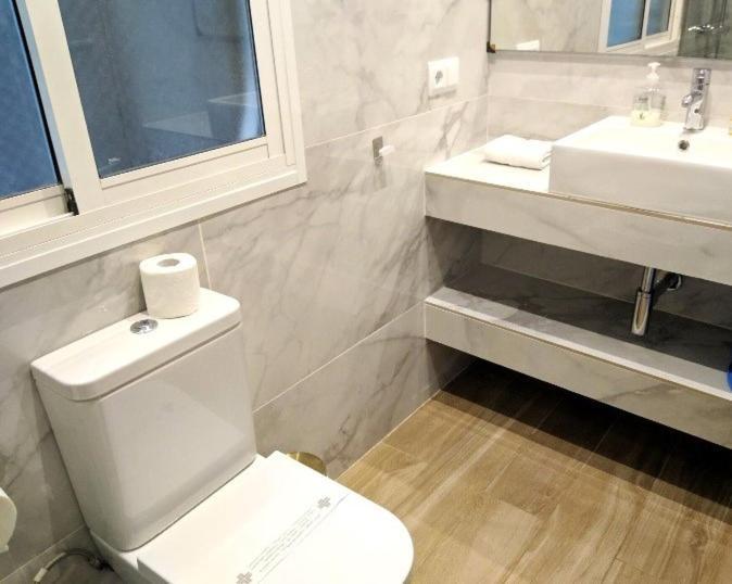 Aparteasy - Family Sant Antoni Apt. Barcelona Bagian luar foto