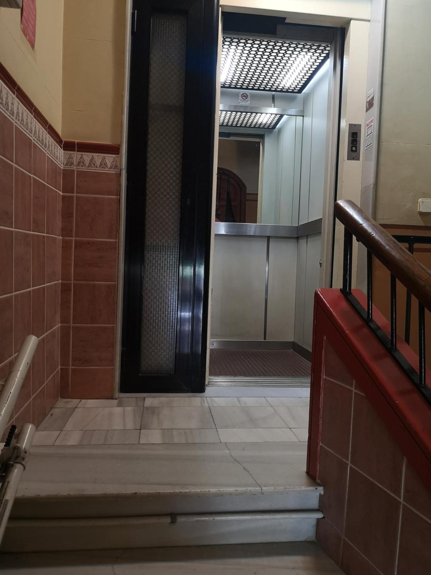 Aparteasy - Family Sant Antoni Apt. Barcelona Bagian luar foto