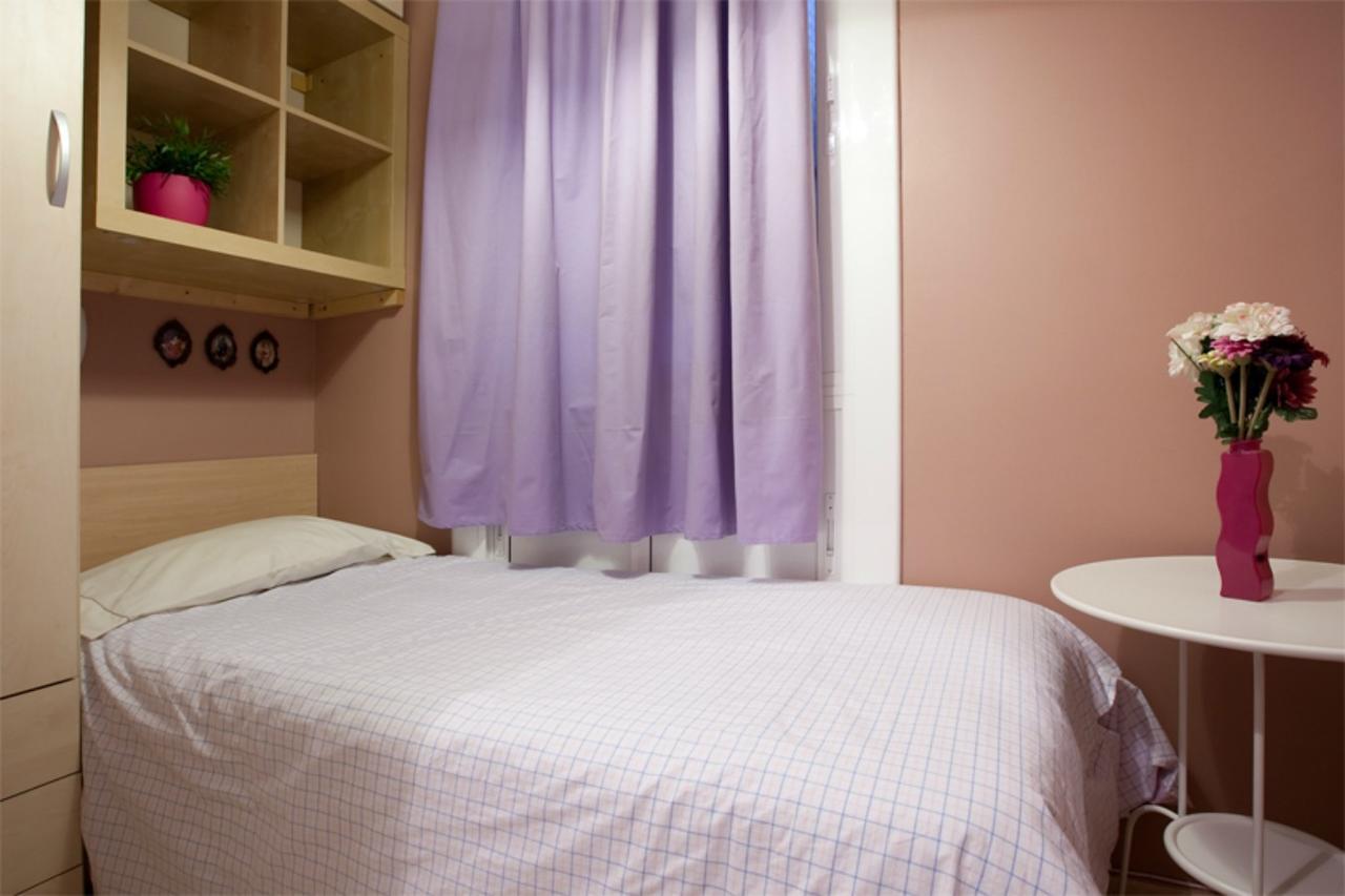Aparteasy - Family Sant Antoni Apt. Barcelona Bagian luar foto